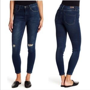 Blank NYC Ripped knee Skinny Jeans